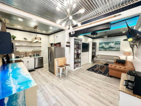 Livin Right Sail Loft: pickleball, basketball, close 2 the fun!